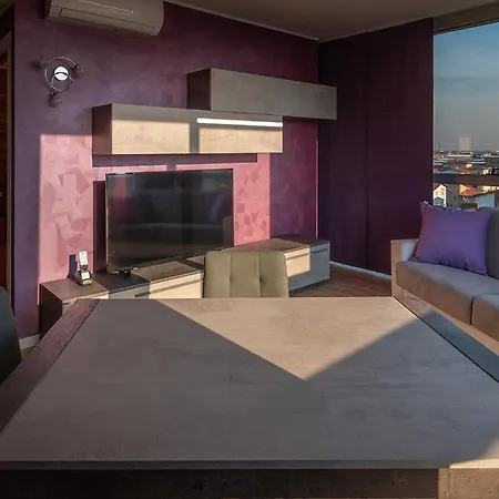 Апартаменты Crystal Tower M&m *